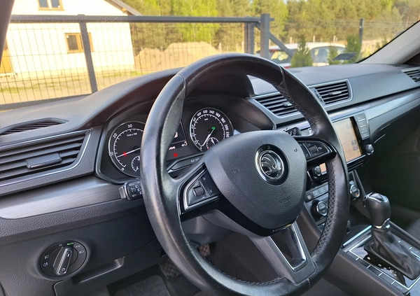 Skoda Superb cena 60900 przebieg: 254100, rok produkcji 2016 z Miasteczko Śląskie małe 596